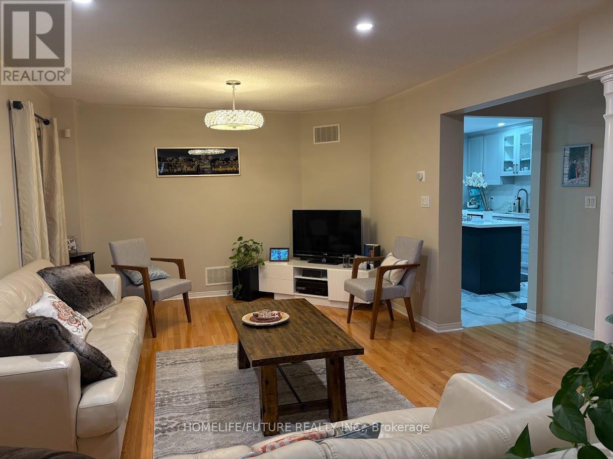 20 MAFFEY CRESCENT, Richmond Hill, Ontario