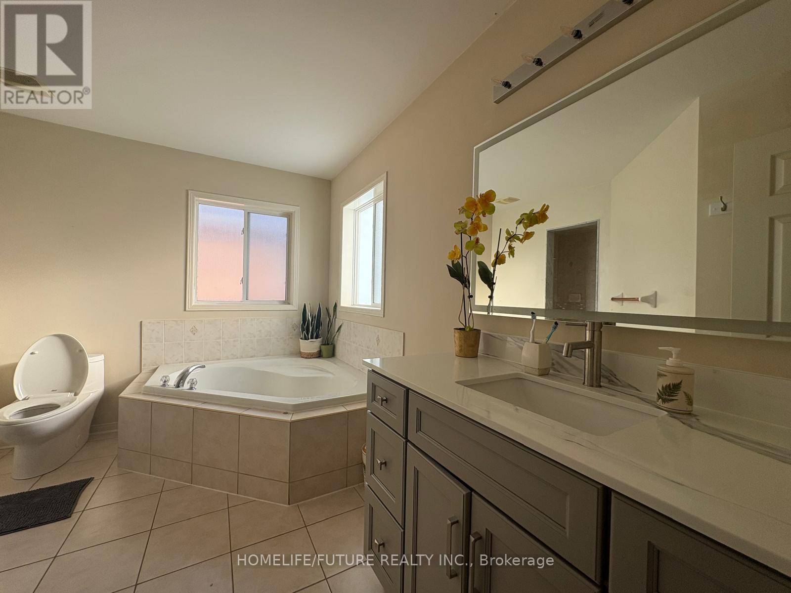 20 Maffey Crescent, Richmond Hill, Ontario  L4S 0A7 - Photo 5 - N13169136