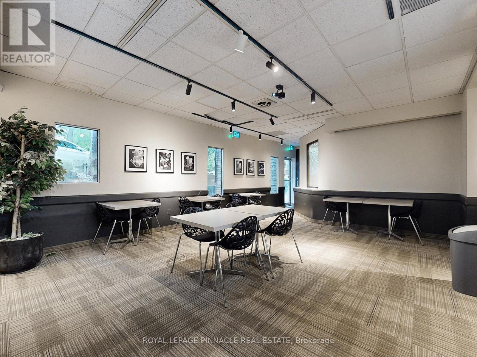 100 - 3390 SOUTH SERVICE ROAD, Burlington, Ontario