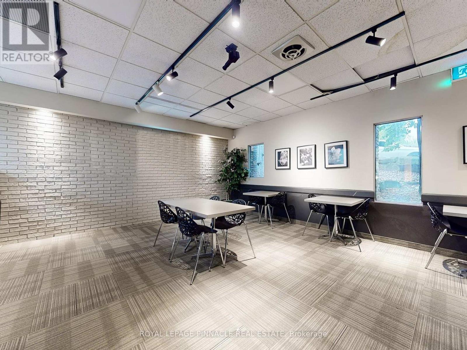 100 - 3390 South Service Road, Burlington, Ontario  L7N 3J5 - Photo 4 - W13169004