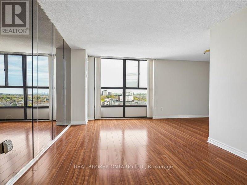3170 Kirwin Avenue, Mississauga, Ontario  L5A 3R1 - Photo 5 - W13169012