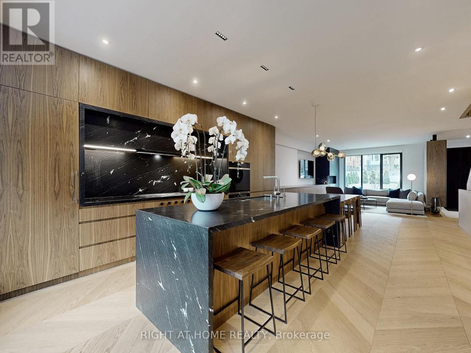 15 DURIE STREET E, Toronto, Ontario