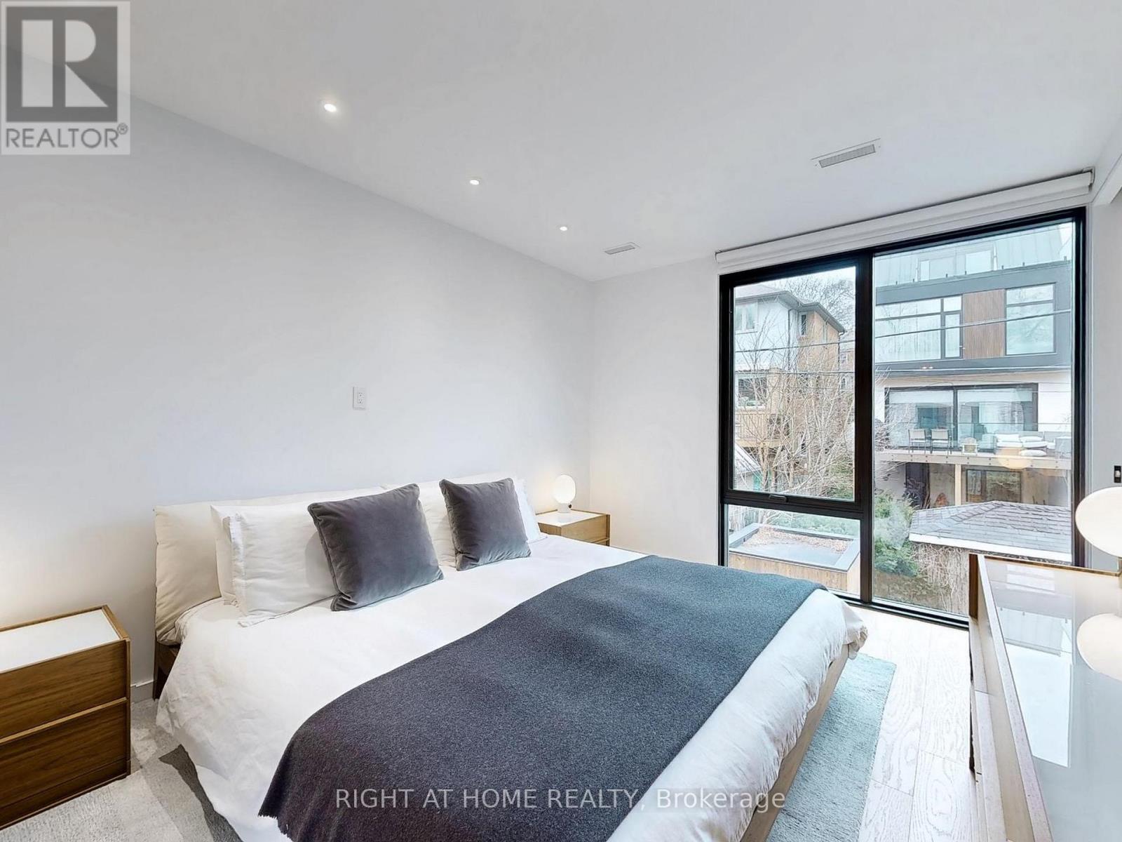 15 Durie Street E, Toronto, Ontario  M6S 3E5 - Photo 11 - W13169040