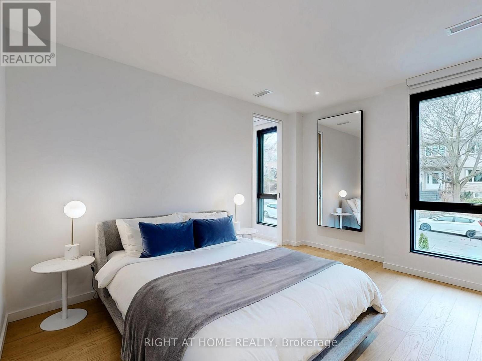 15 Durie Street E, Toronto, Ontario  M6S 3E5 - Photo 17 - W13169040