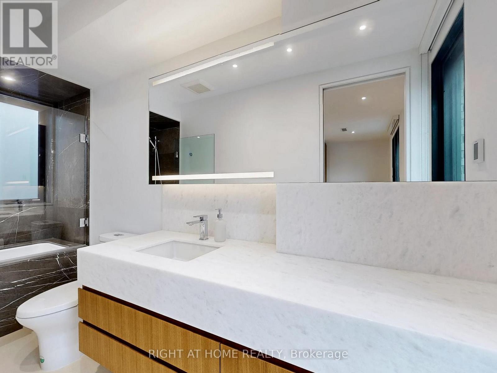 15 Durie Street E, Toronto, Ontario  M6S 3E5 - Photo 19 - W13169040