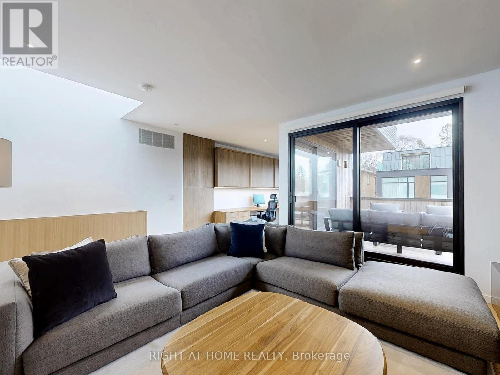 15 Durie Street E, Toronto, Ontario  M6S 3E5 - Photo 24 - W13169040