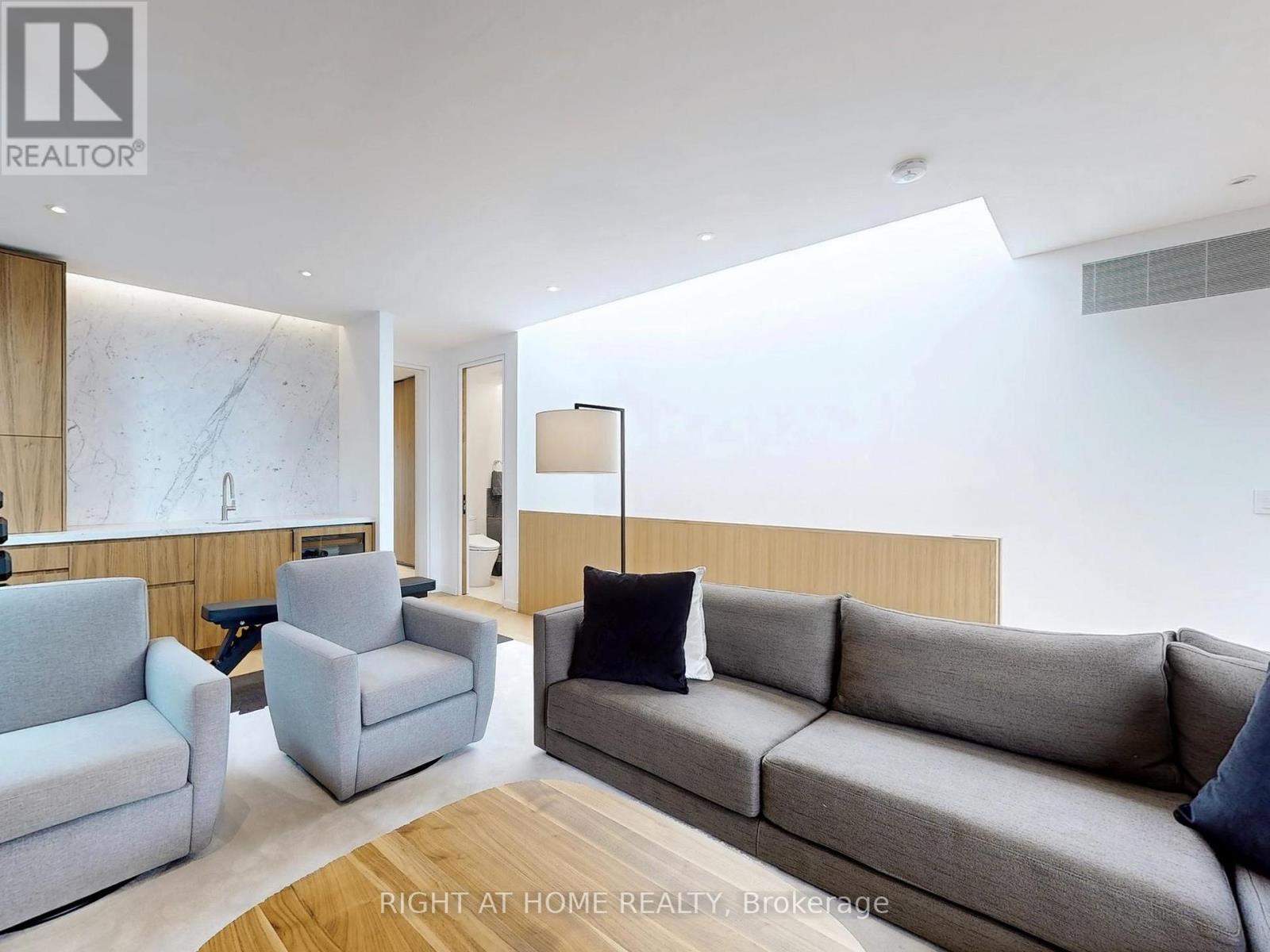15 Durie Street E, Toronto, Ontario  M6S 3E5 - Photo 25 - W13169040