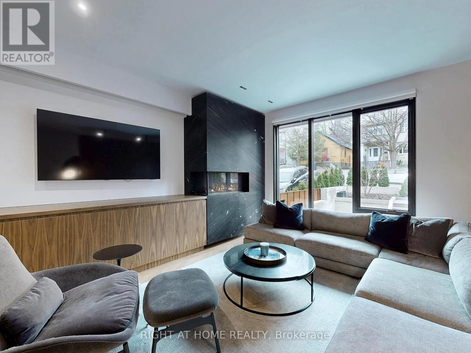 15 Durie Street E, Toronto, Ontario  M6S 3E5 - Photo 4 - W13169040