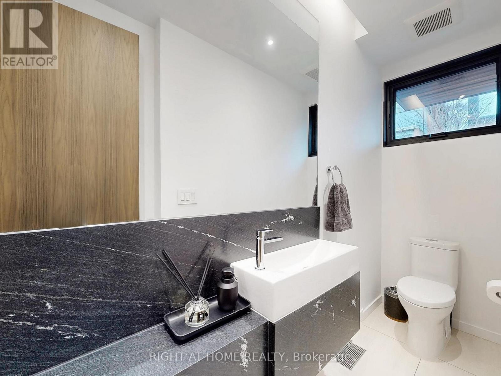15 Durie Street E, Toronto, Ontario  M6S 3E5 - Photo 9 - W13169040