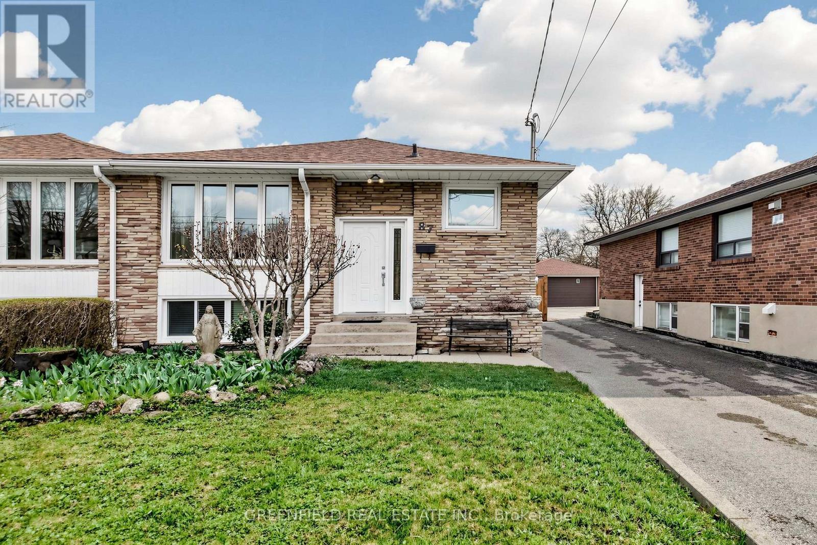 87 MULHOLLAND AVENUE, Toronto, Ontario