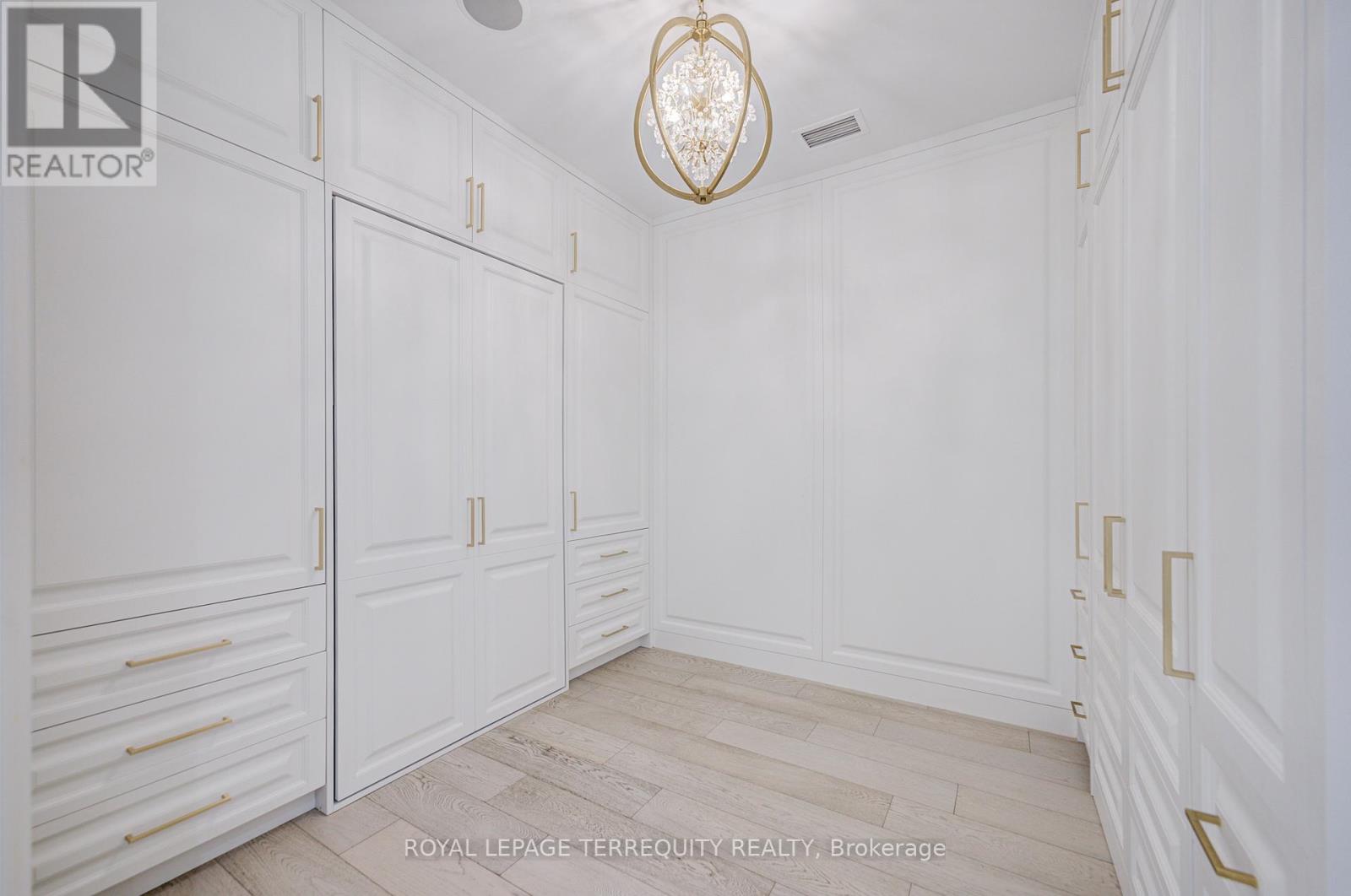 1003 - 111 Forsythe Street, Oakville, Ontario  L6K 3J9 - Photo 10 - W13169160