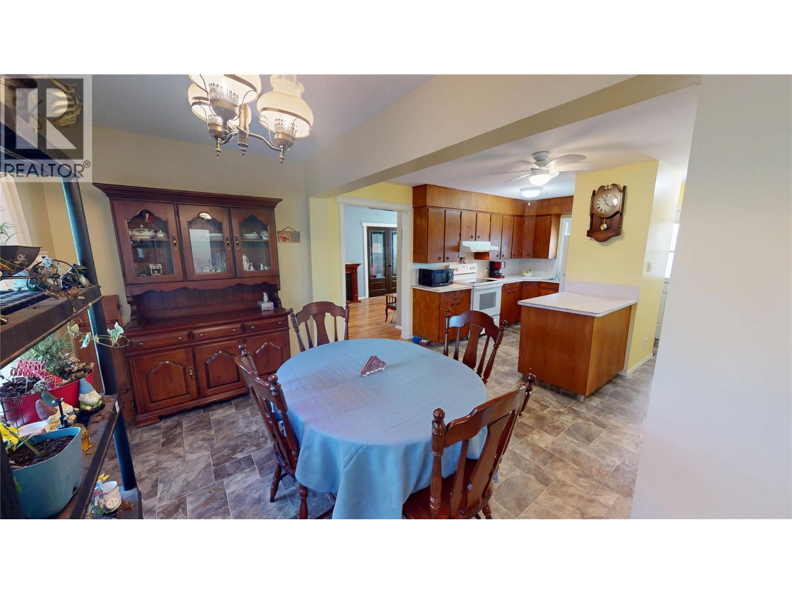 224 4th Avenue S, Cranbrook, British Columbia V1C 2E3 - Photo 9 - 10388504