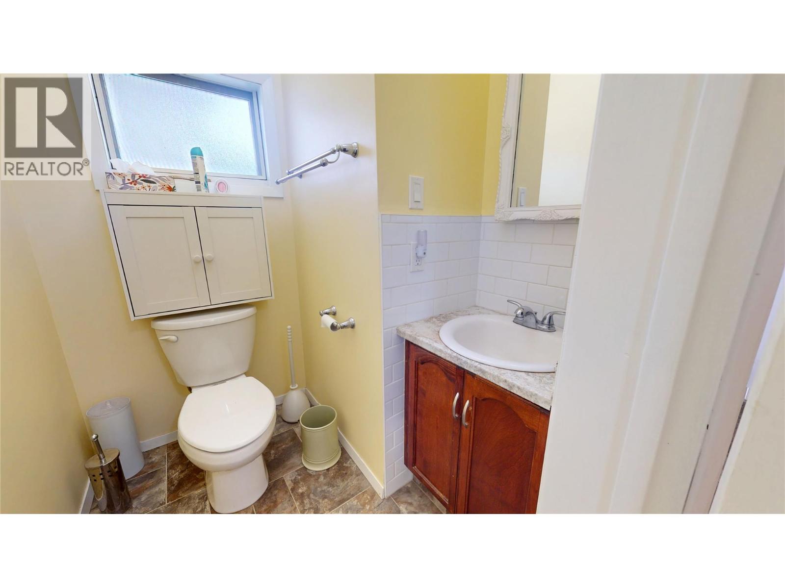 224 4th Avenue S, Cranbrook, British Columbia V1C 2E3 - Photo 11 - 10388504