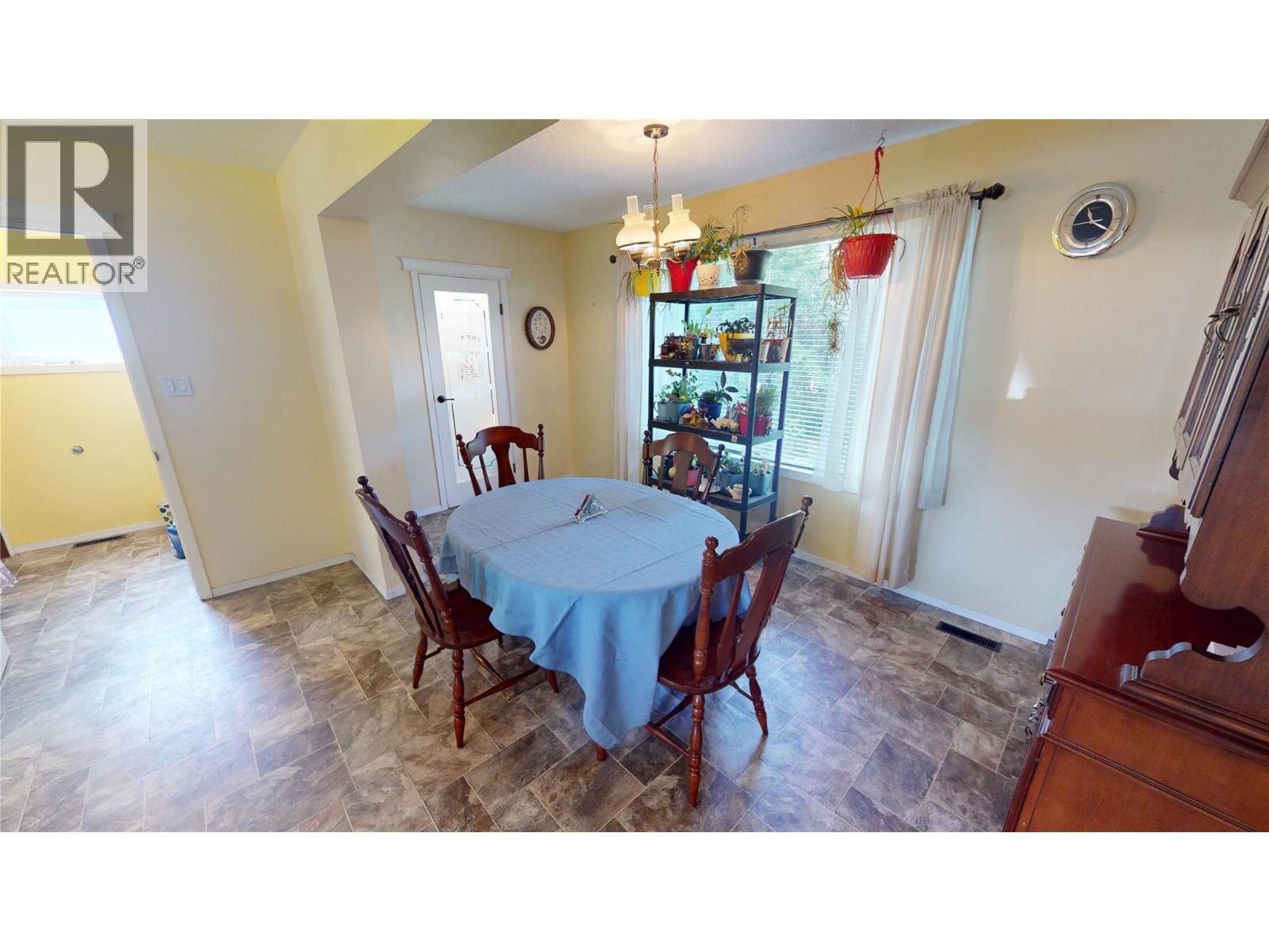 224 4th Avenue S, Cranbrook, British Columbia V1C 2E3 - Photo 7 - 10388504