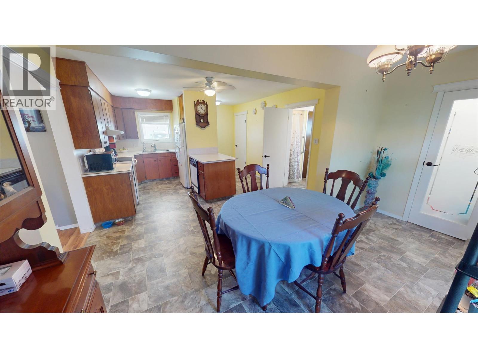 224 4th Avenue S, Cranbrook, British Columbia V1C 2E3 - Photo 8 - 10388504