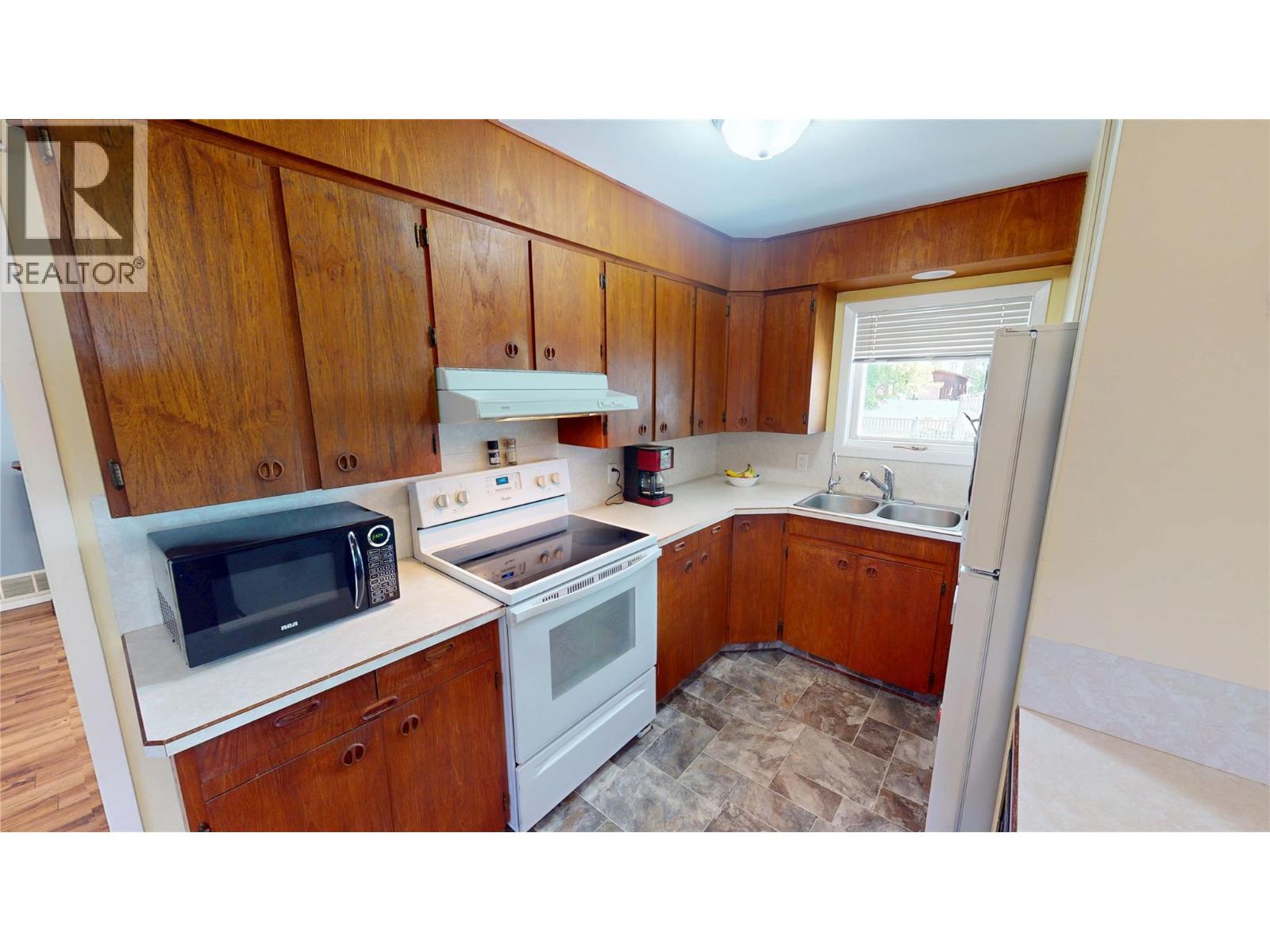 224 4th Avenue S, Cranbrook, British Columbia V1C 2E3 - Photo 10 - 10388504