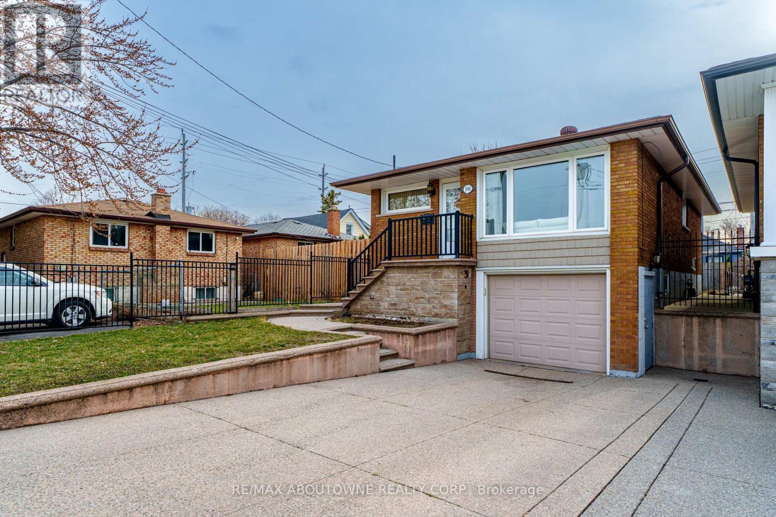 106 Beland Avenue N, Hamilton, Ontario  L8H 6C1 - Photo 2 - X13169102