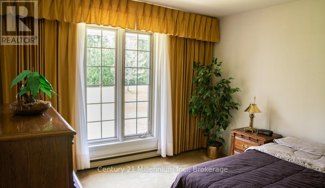 569025 6 Side Road, Blue Mountains, Ontario  N0H 2E0 - Photo 8 - X13169262