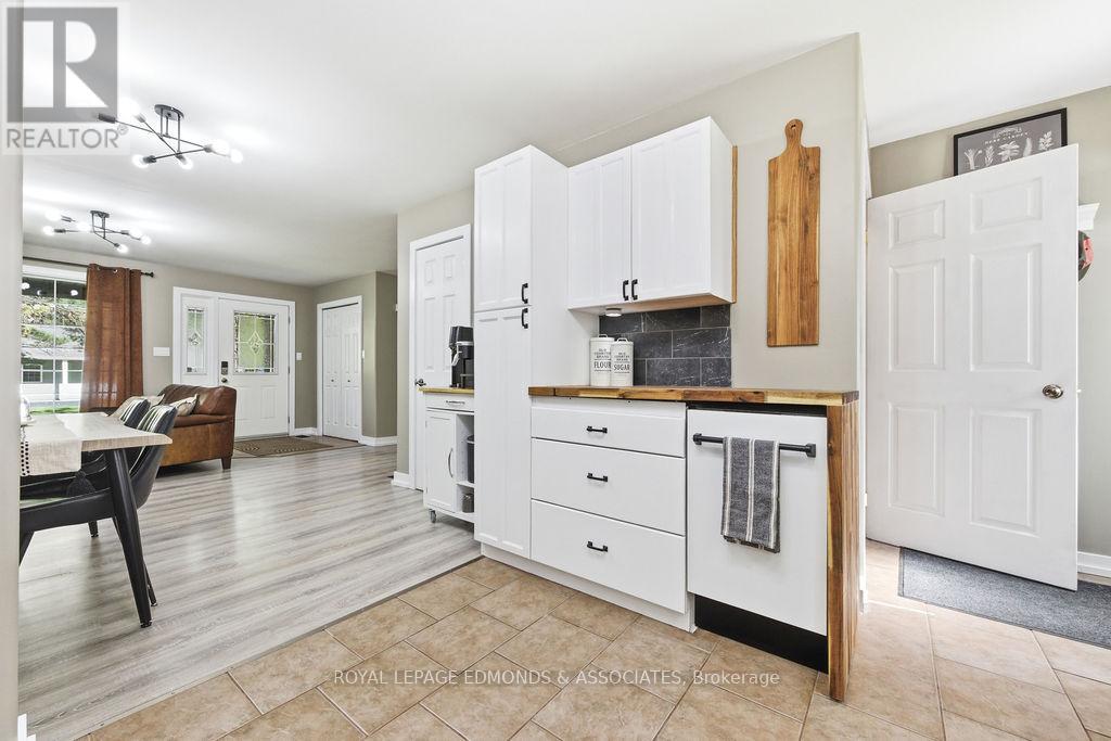 58 Legere Drive, Laurentian Hills, Ontario  K0J 1P0 - Photo 13 - X13169238