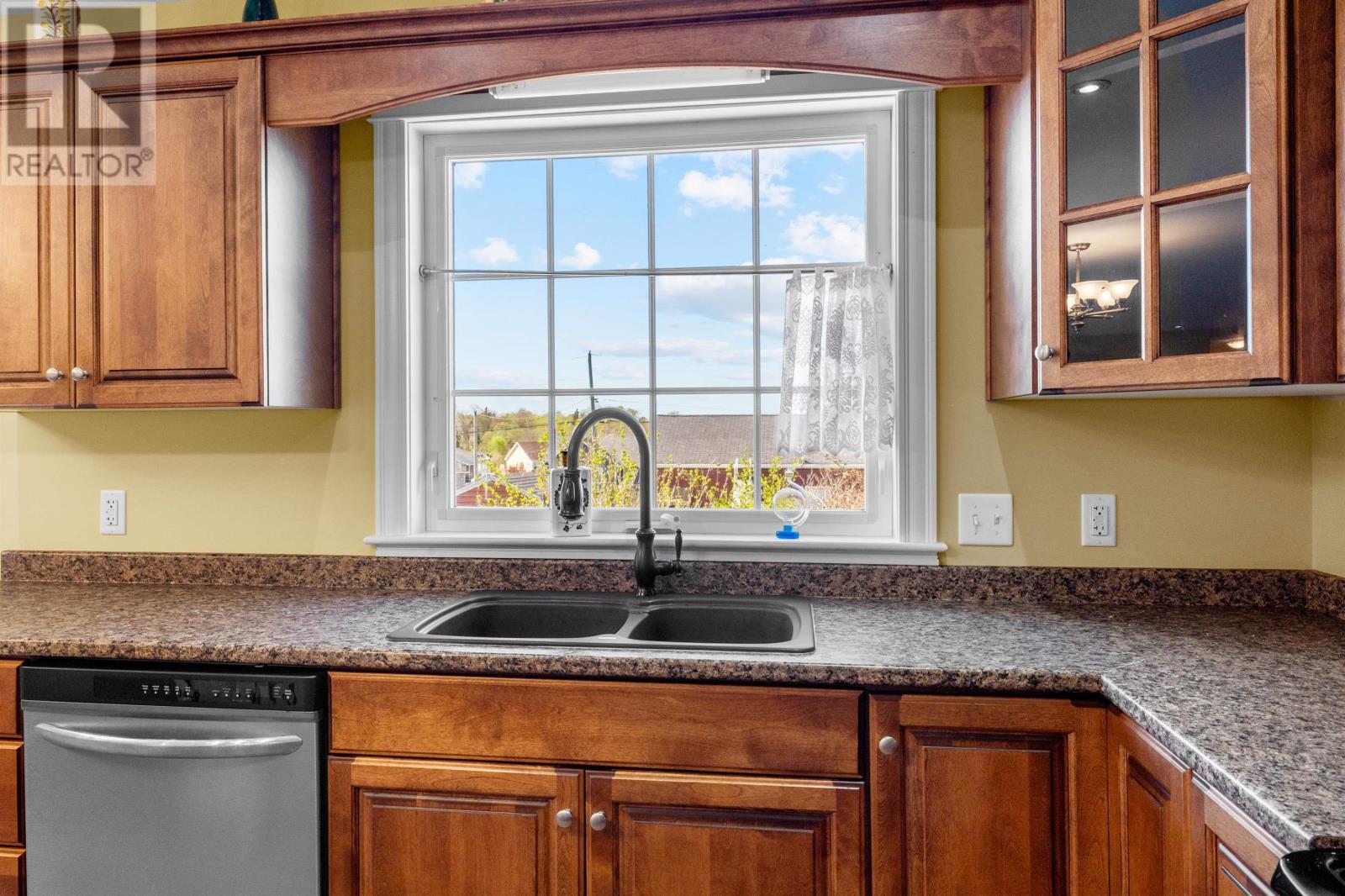 5 Townview Crescent, Cornwall, Prince Edward Island  C0A 1H4 - Photo 16 - 202612016