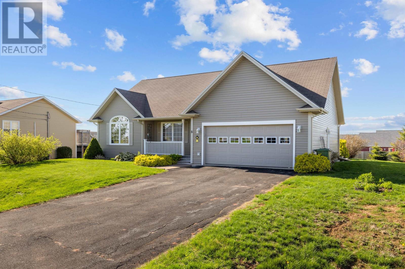 5 Townview Crescent, Cornwall, Prince Edward Island  C0A 1H4 - Photo 39 - 202612016