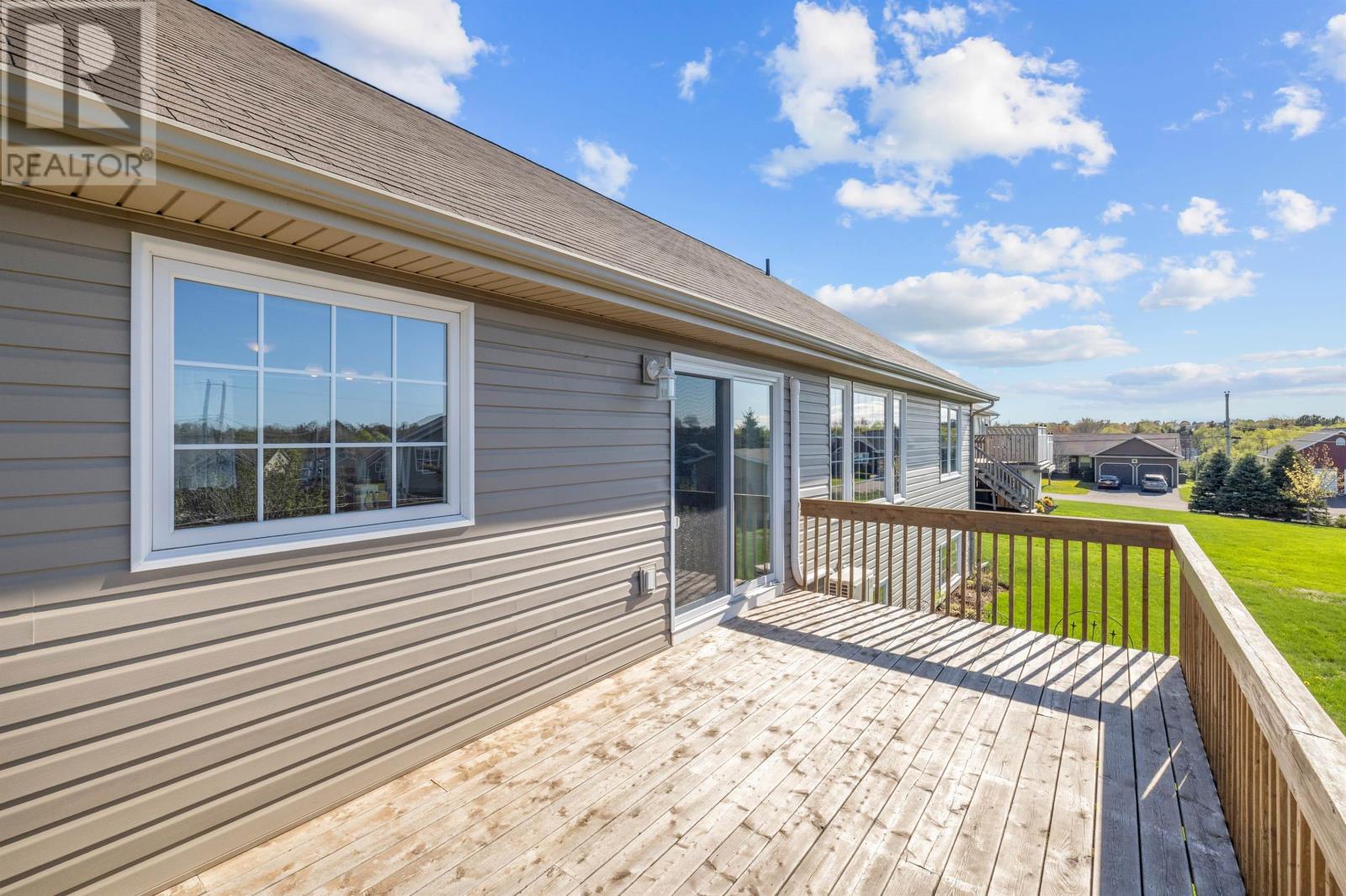 5 Townview Crescent, Cornwall, Prince Edward Island  C0A 1H4 - Photo 4 - 202612016