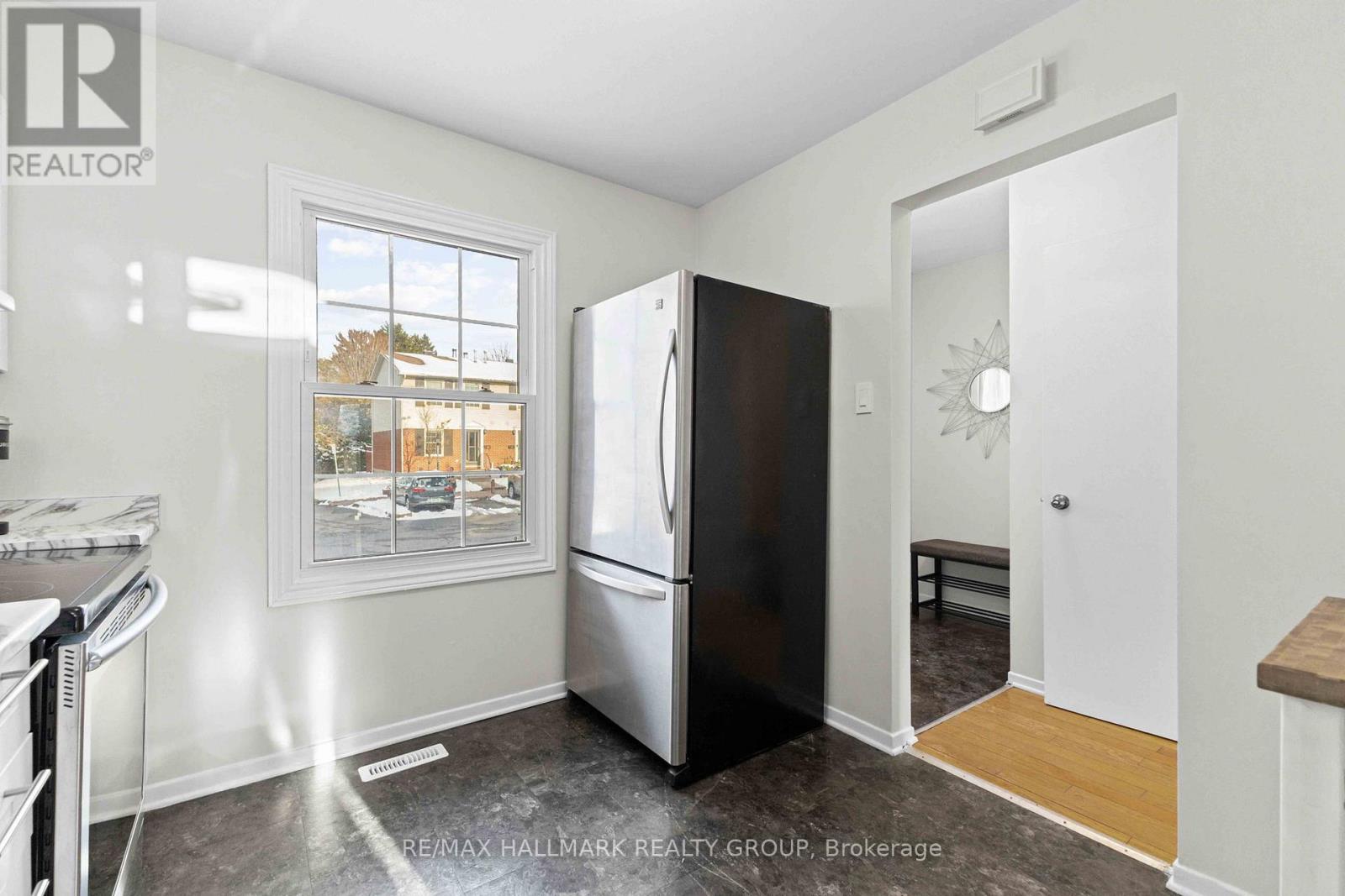 11 - 1160 Shillington Avenue, Ottawa, Ontario  K1Z 7Z4 - Photo 5 - X12888478