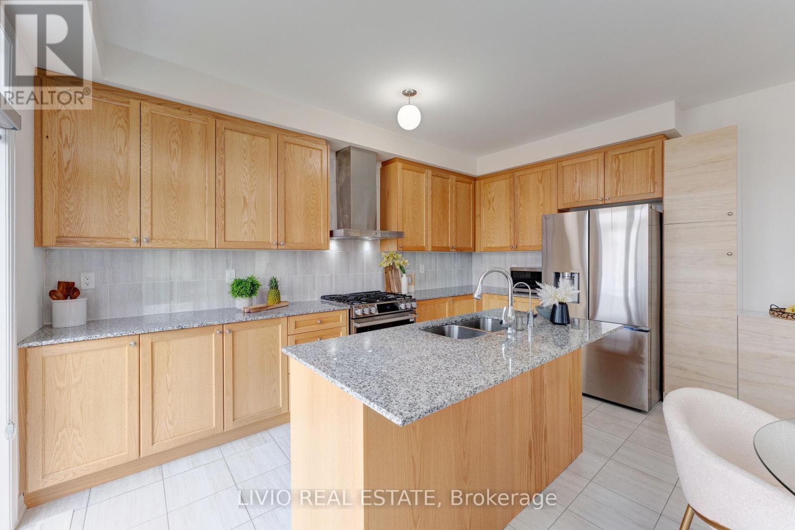 8 Housefinch Avenue, Brampton, Ontario  L6Z 0K6 - Photo 23 - W13167880