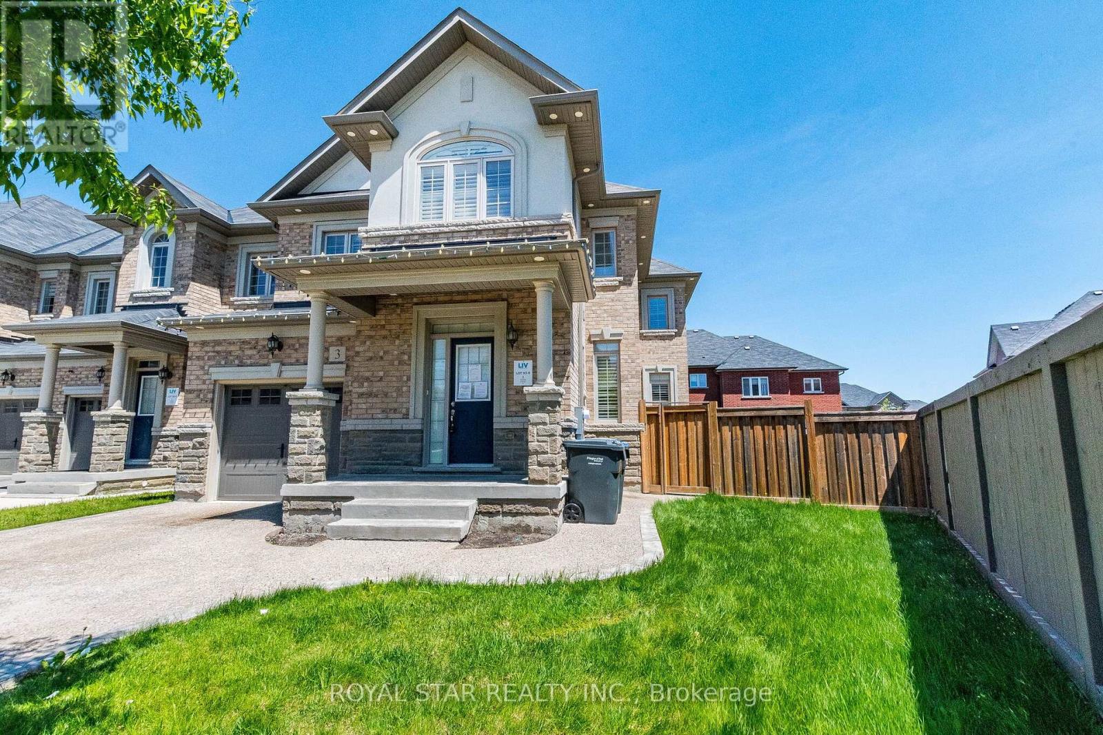3 Cohoe Street, Brampton, Ontario  L7A 4X7 - Photo 2 - W13158478