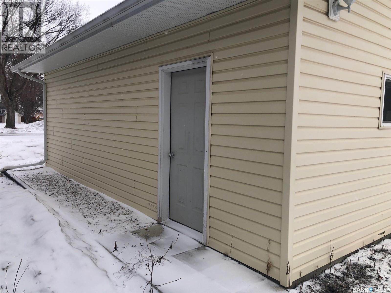 220 Eighth Avenue E, Canora, Saskatchewan  S0A 0L0 - Photo 50 - SK034385