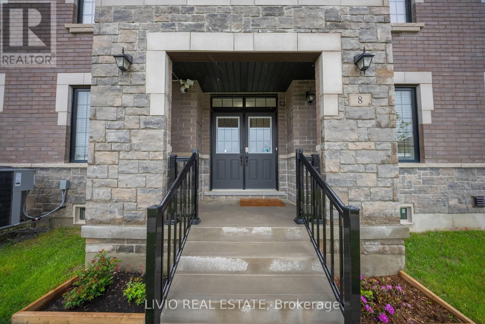 8 Housefinch Avenue, Brampton, Ontario  L6Z 0K6 - Photo 7 - W13167880
