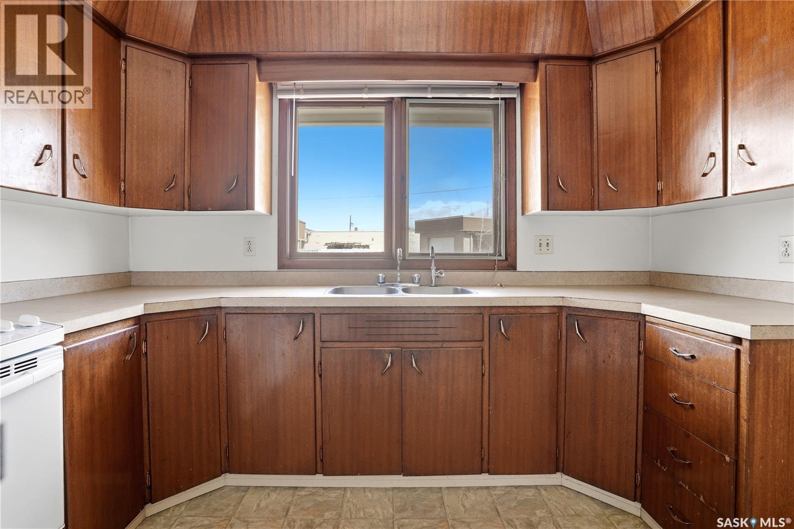 2500 Rothwell Street, Regina, Saskatchewan  S4N 2C8 - Photo 8 - SK036985