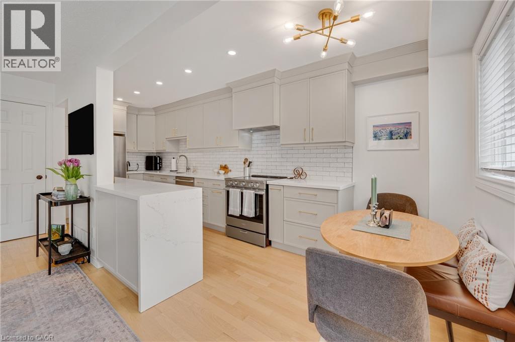 2411 Sovereign Street Unit# 6, Oakville, Ontario  L6L 1M1 - Photo 6 - 40832327