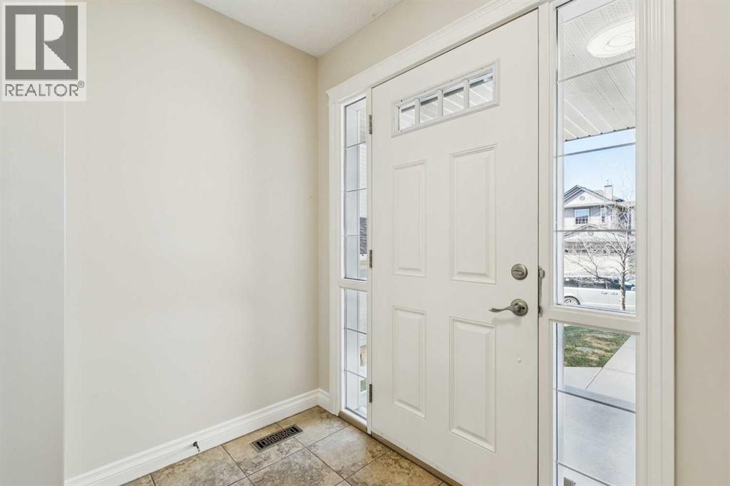 63 Westmount Circle, Okotoks, Alberta  T1S 0B7 - Photo 4 - A2302126
