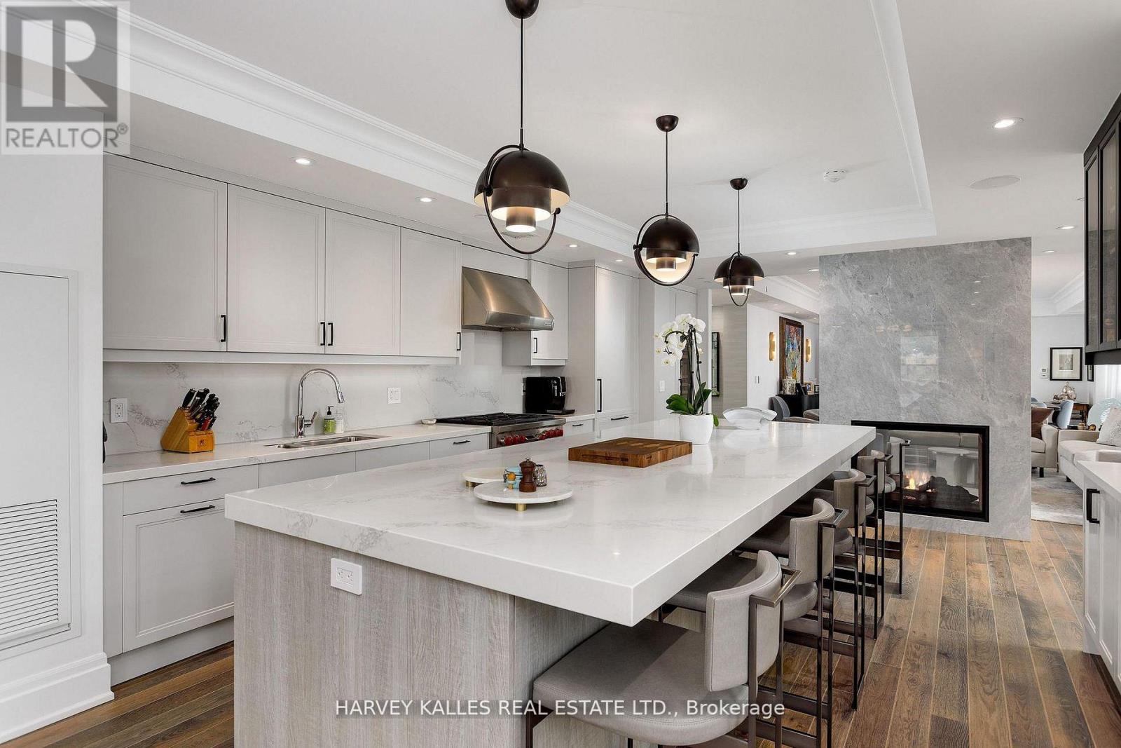 701 - 1 Forest Hill Road, Toronto, Ontario  M4V 1R1 - Photo 9 - C13169200