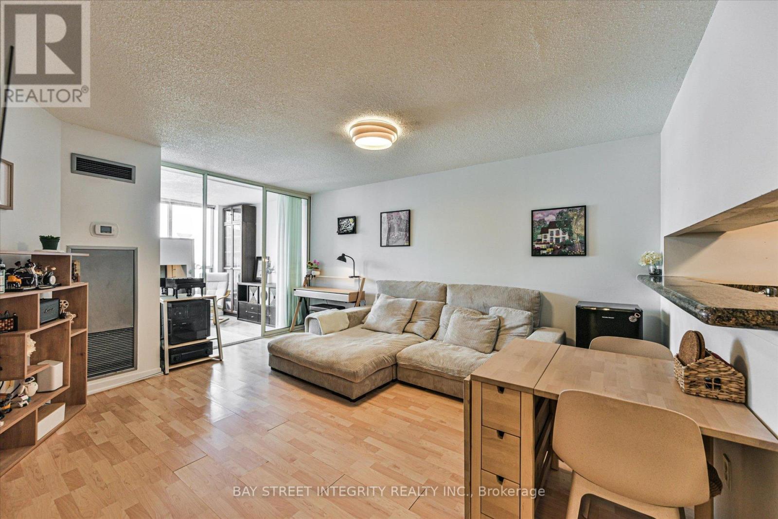 2013 - 44 St Joseph Street, Toronto, Ontario  M4Y 2W4 - Photo 13 - C13169452