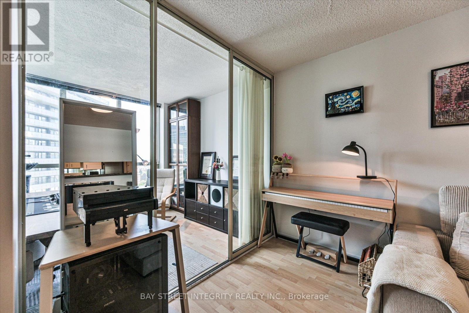 2013 - 44 St Joseph Street, Toronto, Ontario  M4Y 2W4 - Photo 16 - C13169452