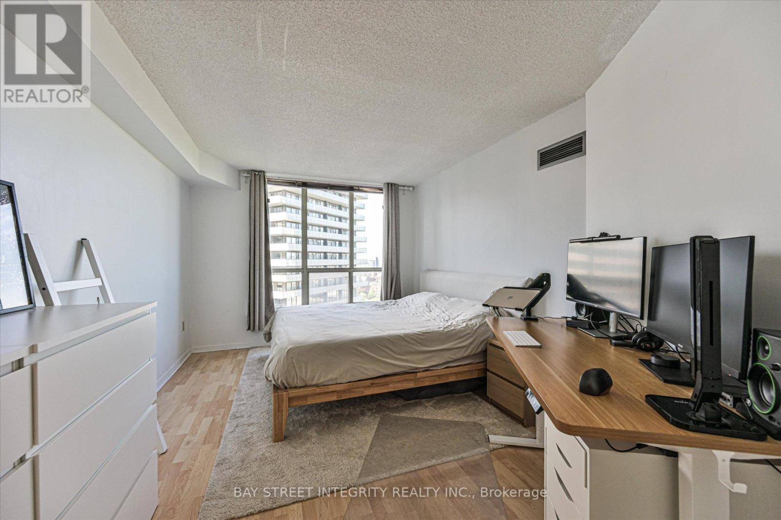 2013 - 44 St Joseph Street, Toronto, Ontario  M4Y 2W4 - Photo 19 - C13169452