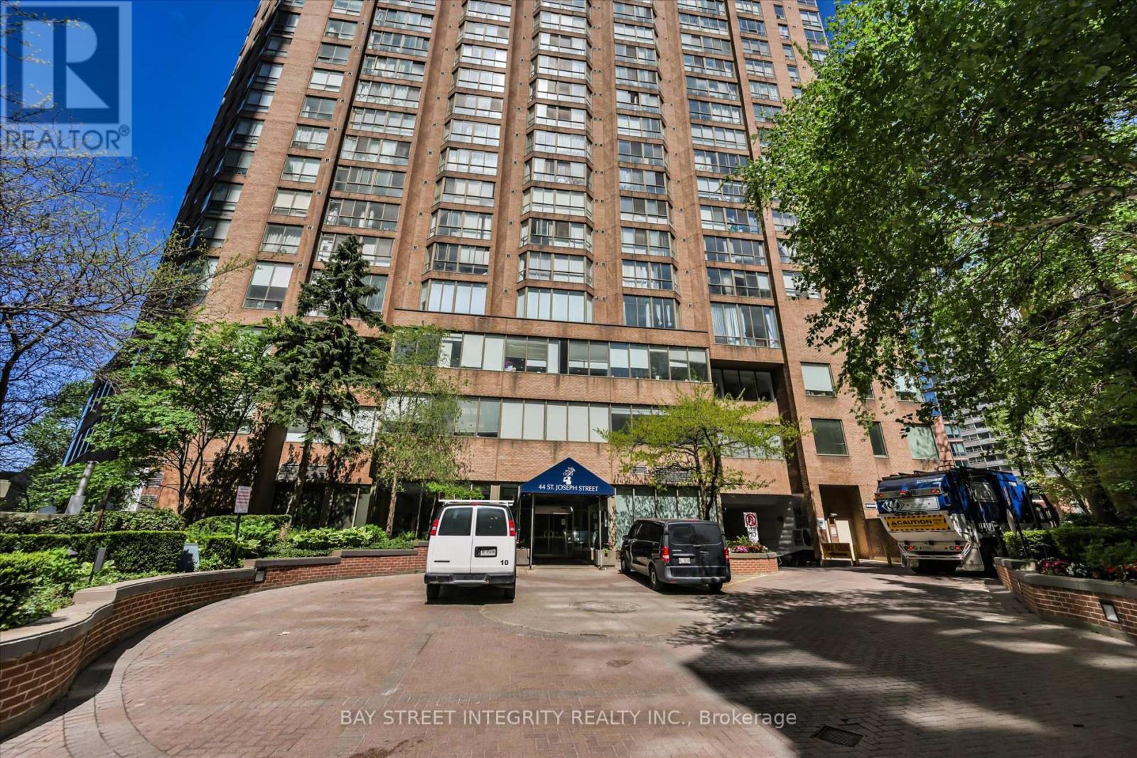 2013 - 44 St Joseph Street, Toronto, Ontario  M4Y 2W4 - Photo 4 - C13169452