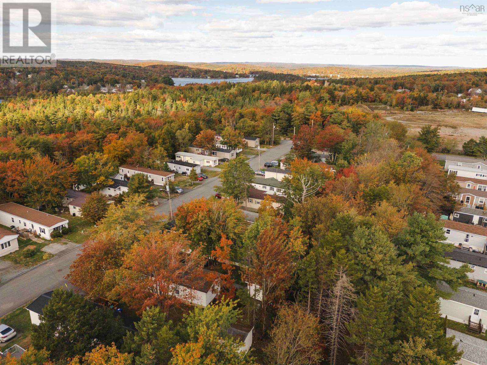 18 Commodore Avenue, Middle Sackville, Nova Scotia  B4E 3B2 - Photo 3 - 202609504
