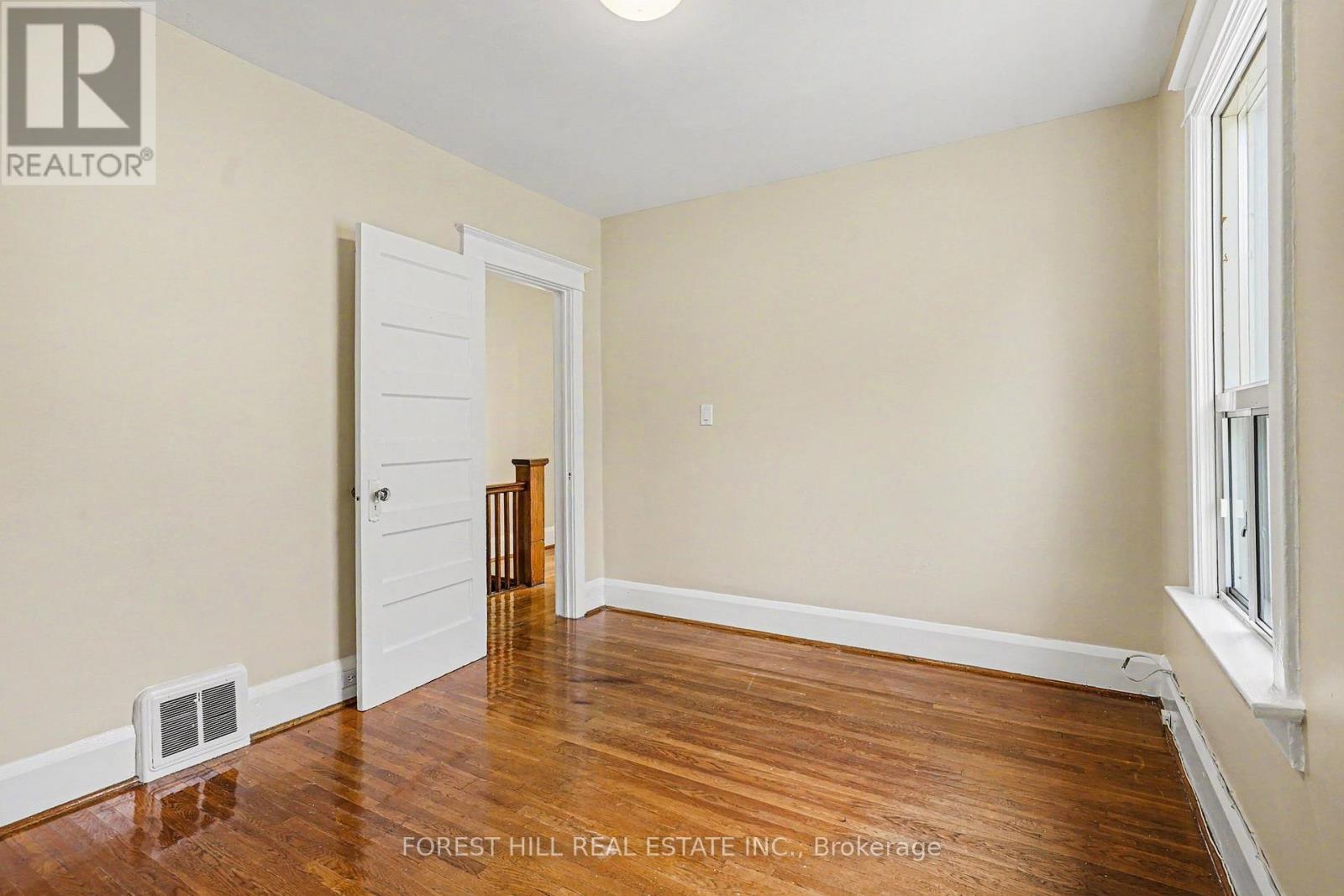 113 Milverton Boulevard, Toronto, Ontario  M4J 1T7 - Photo 10 - E13169178