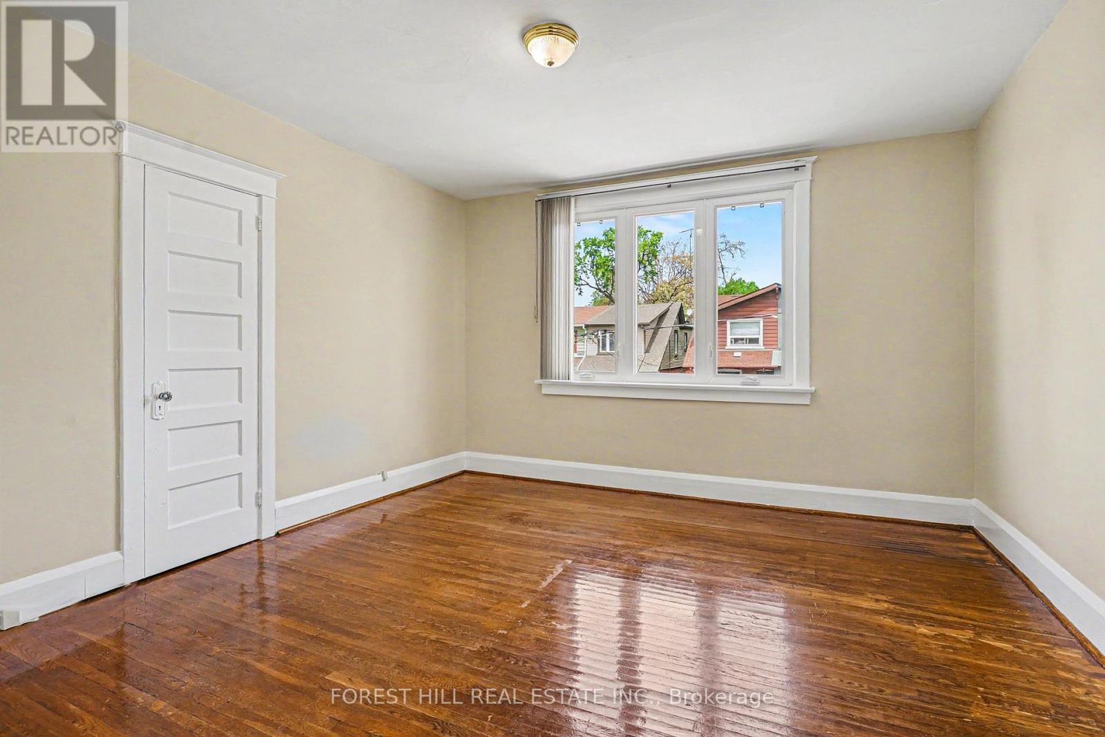 113 Milverton Boulevard, Toronto, Ontario  M4J 1T7 - Photo 11 - E13169178