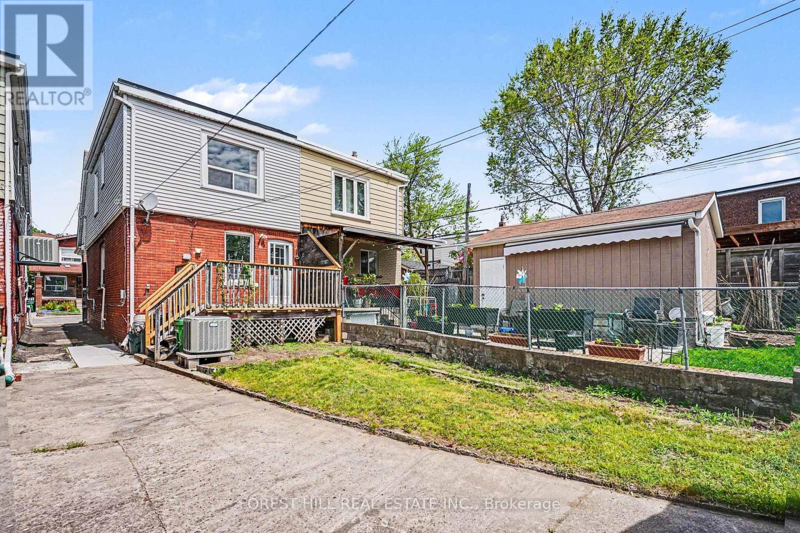 113 Milverton Boulevard, Toronto, Ontario  M4J 1T7 - Photo 15 - E13169178