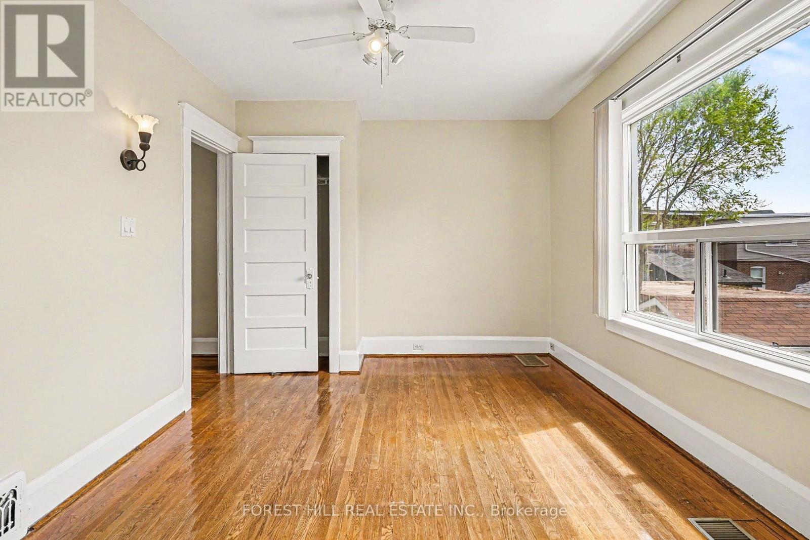 113 Milverton Boulevard, Toronto, Ontario  M4J 1T7 - Photo 8 - E13169178