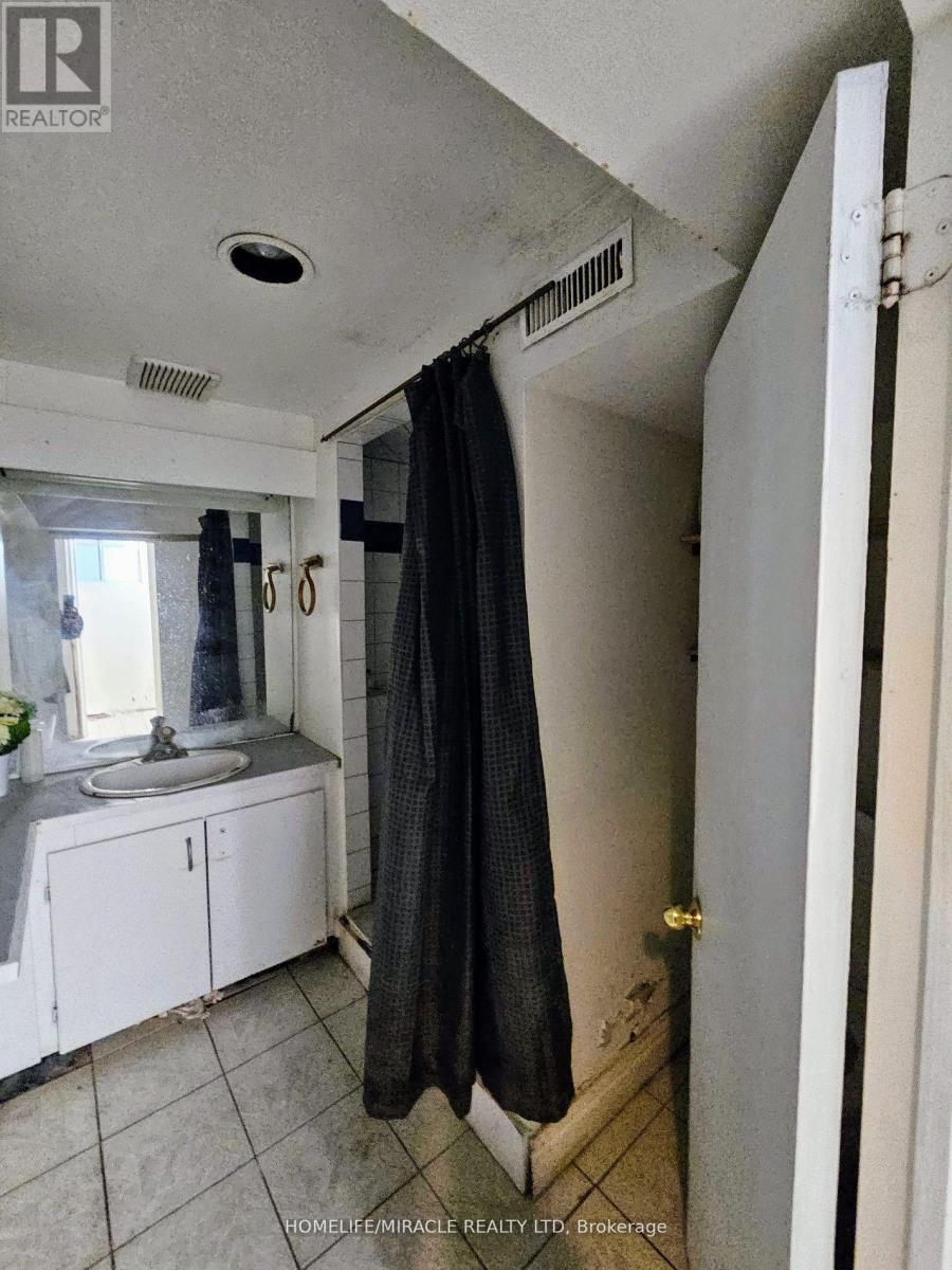 Bsmt - 1340 Warden Avenue, Toronto, Ontario  M1R 2R8 - Photo 15 - E13169190