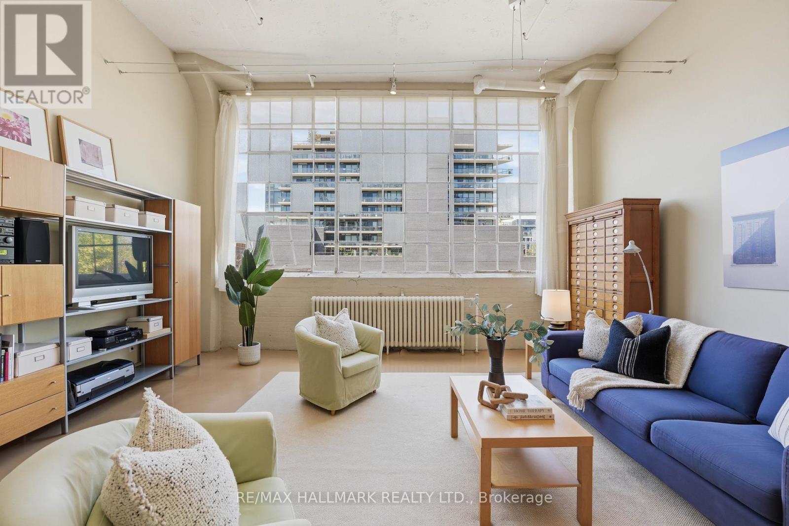 203 - 245 Carlaw Avenue, Toronto, Ontario  M4M 2S6 - Photo 3 - E13169232