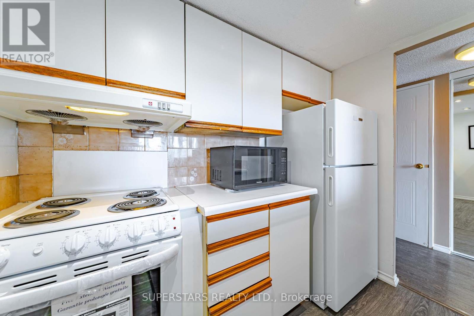 1813 - 160 Alton Towers Circle, Toronto, Ontario  M1V 4X8 - Photo 14 - E13169246