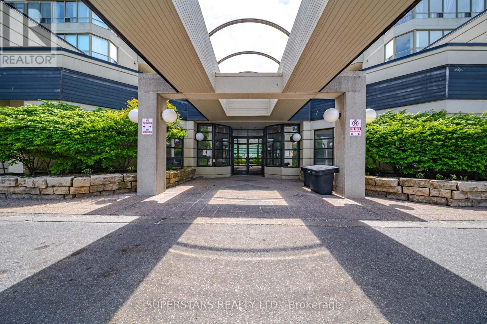 1813 - 160 Alton Towers Circle, Toronto, Ontario  M1V 4X8 - Photo 2 - E13169246