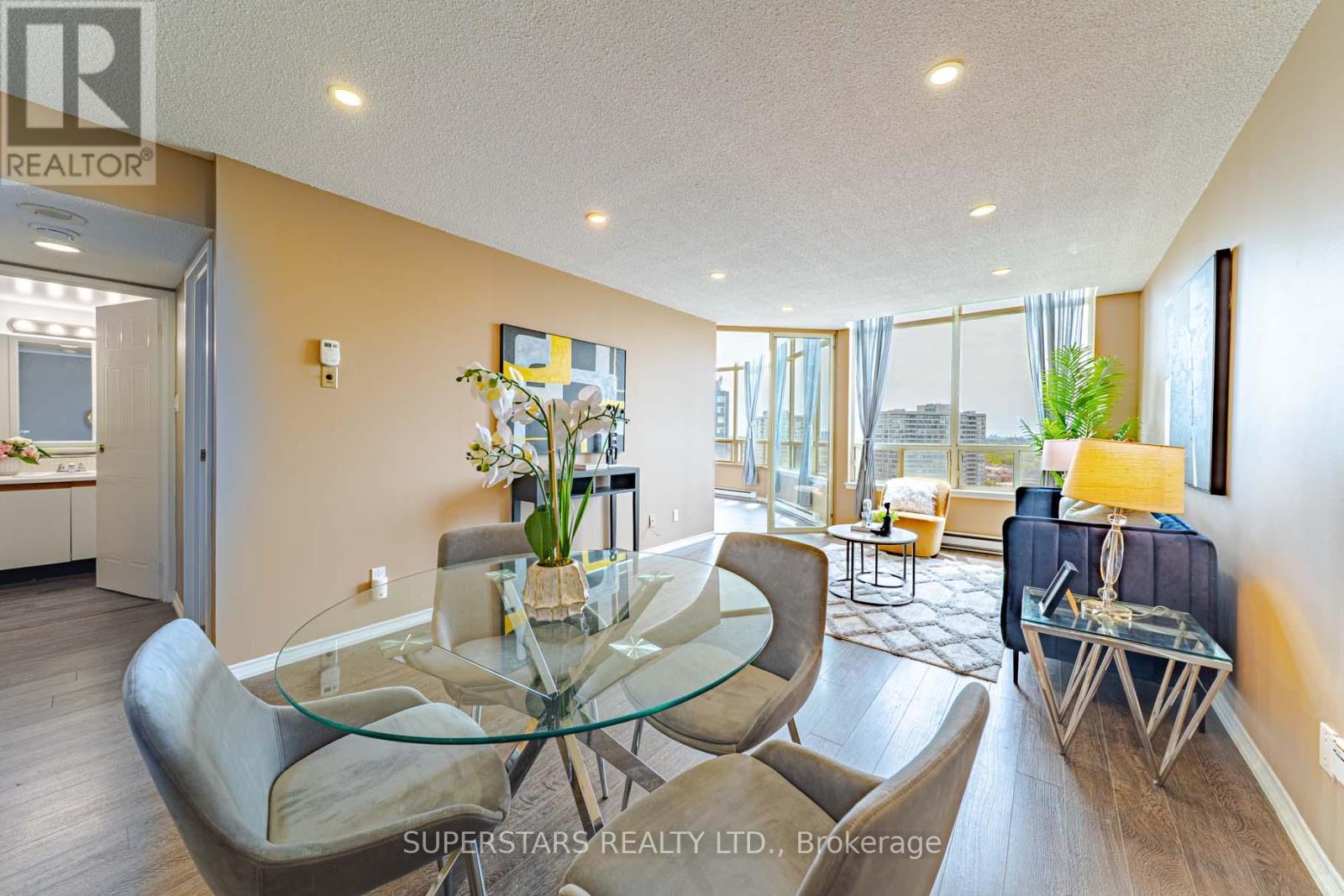 1813 - 160 Alton Towers Circle, Toronto, Ontario  M1V 4X8 - Photo 4 - E13169246