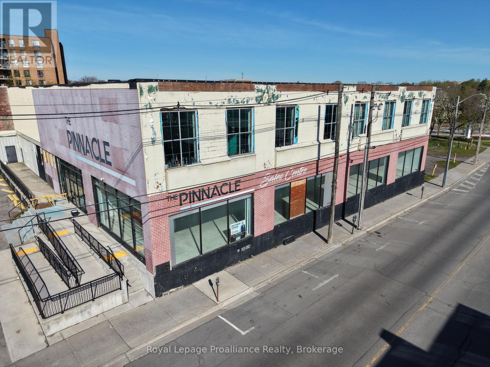 360 Pinnacle Street, Belleville, Ontario  K8N 3B4 - Photo 2 - X12239924